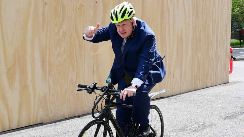 L'ancien maire de Londres, Boris Johnson, a remporté un cours de poèmes satiriques sur Erdogan...