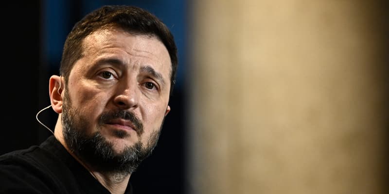 "Les forces ukrainiennes ont enregistré des violations de notre espace aérien par des drones de reconnaissance, qui sont probablement hongrois", affirme Volodymyr Zelensky.