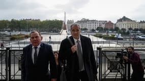 François Thierry, ancien directeur de l'Office central pour la répression du trafic illicite des stupéfiants, arrivant à son procès à Lyon, le 23 septembre 2024.