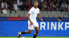 Loïc Badé avec le Séville FC, à Barcelone le 29 septembre 2023