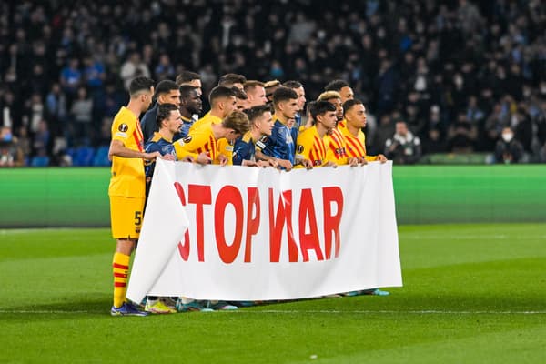 La banderole déployée avant Naples-Barça