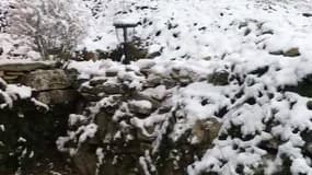 Côte-d'Or : neige à Hauteroche en Côte-d'Or - Témoins BFMTV