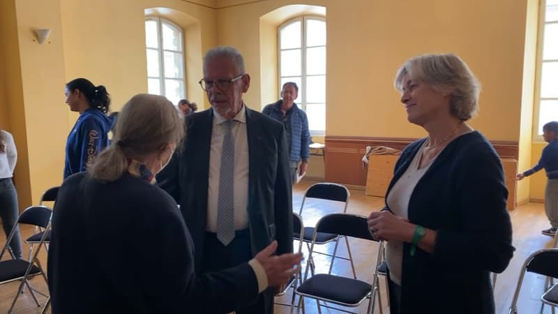 Jean-Louis Masson (au centre) est le nouveau président du département du Var.