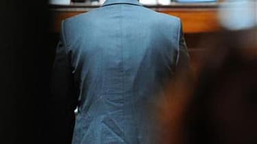 Le juge chargé de l'enquête sur les abus éventuels de la fortune de l'héritière de L'Oréal Liliane Bettencourt a confronté vendredi son ex-homme de confiance Patrice de Maistre (ci-dessus face au Tribunal de Bordeaux en mars) à d'autres anciens employés a