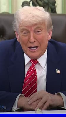  "Fermez la porte": Donald Trump réagit à la "chamaillerie" du couple Macron 
