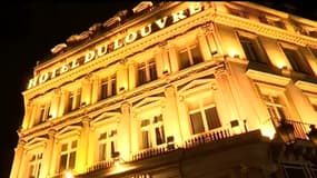 Le petit-neveu du roi d'Arabie Saoudite téléphonait devant le palace au moment des faits.