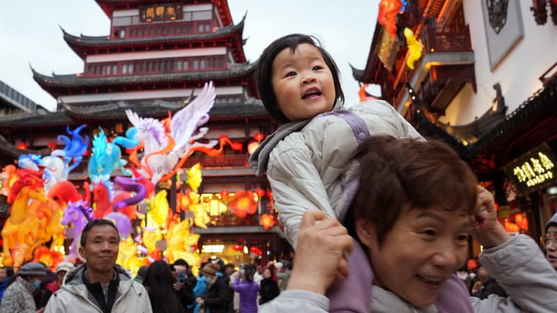 "Ce petit pécule ne change rien": en Chine, le gouvernement distribue des primes pour inciter à faire des enfants mais la natalité est tombée à son niveau le plus faible depuis 1949