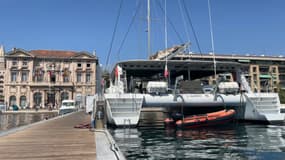 Dans la nuit de samedi 19 août au dimanche 20 août, le "Levantin", le catamaran spécialisé dans le transport de tourisme à Marseille, a été vandalisé sur le Vieux-Port.