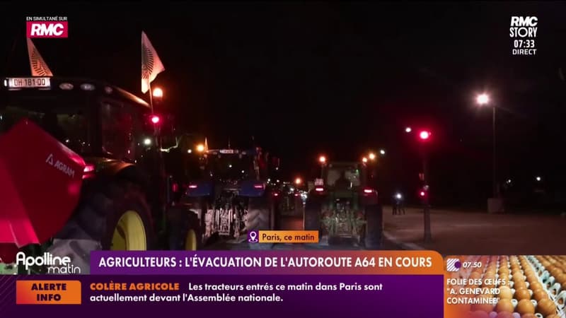Agriculteurs : l'évacuation de l'autoroute A64 en cours