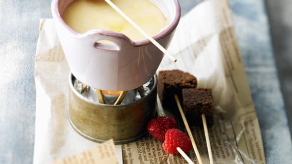 Partagez un bon moment avec des amis grâce à cette fondue au chocolat blanc. La recette est ici.