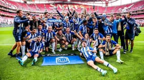 Les joueurs de Porto fêtent leur titre de champion du Portugal.