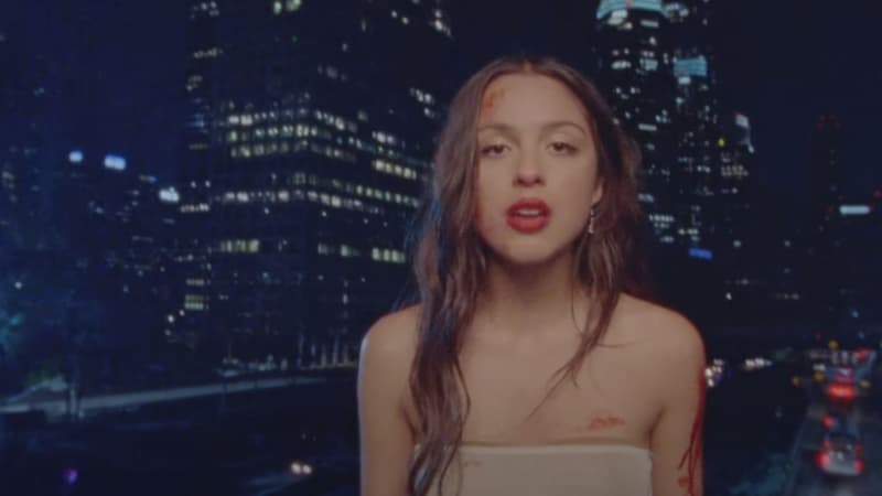 Olivia Rodrigo dans le clip de "Vampire"