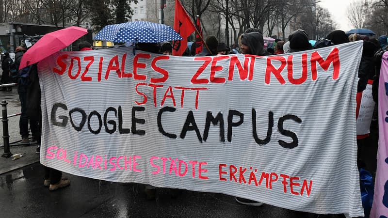 A Berlin, l'arrivée d'un Google Campus ne fait pas que des heureux. Chaque vendredi à 18 heures, les opposants manifestent pour réclamer l'abandon du projet.