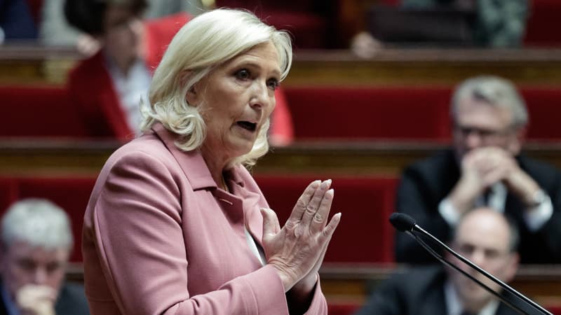 Suspension de l'aide américaine à l'Ukraine: Marine Le Pen dénonce une décision 