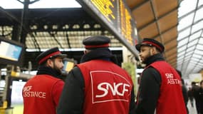 Le DRH du groupe veut éviter d'"avoir une SNCF à deux vitesses" entre cheminots restés au statut et nouveaux embauchés.