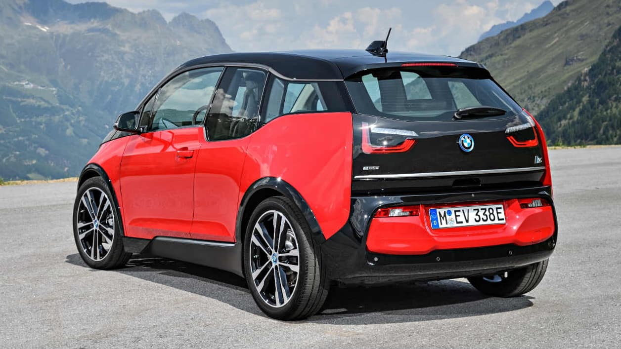 A côté de cette i3s, BMW a également restylé légèrement la i3. A côté de cette i3s, BMW a également restylé légèrement la i3.