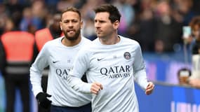 Neymar et Lionel Messi à l'échauffement avec le PSG, en février 2023.