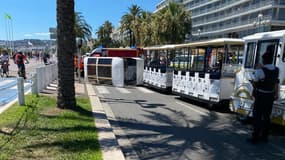 Le petit train touristique de Nice s'est renversé ce samedi après-midi.