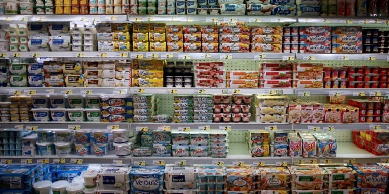 Un rayon de yaourts dans un supermarché de Hérouville Saint-Clair en février 2013.