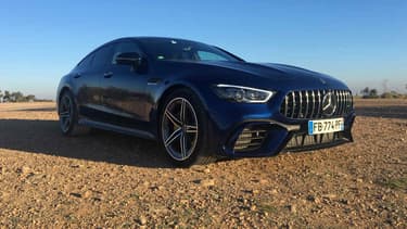 Cette berline aux airs de faux coupé est le troisième modèle sorti sous la griffe AMG, après la SLS (2010) et l’AMG GT (2014).