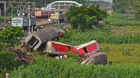 L'accident survenu vendredi  a impliqué trois trains et fait au moins 288 morts.