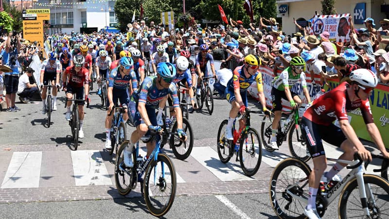 Le peloton du Tour de France lors de la 5e etape le 08 07 2026 2318327
