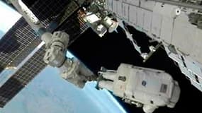 Deux astronautes de la Station spatiale internationale (ISS) Doug Wheelock (photo) et Tracy Caldwell Dyson ont effectué mercredi une deuxième sortie dans l'espace pour retirer un module défectueux du système de climatisation. Photo prise le 11 août 2010/R