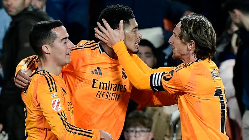 Le but de Jude Bellingham pour le Real Madrid a été fêté par Luka Modric et Lucas Vazquez, 3 janvier 2025