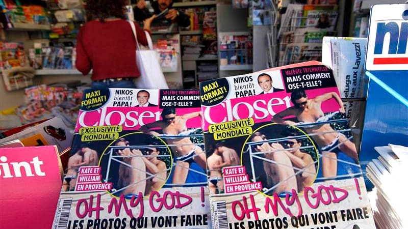 Le palais de Buckingham estime qu'une "ligne rouge a été franchie" après la publication de photos seins nus de la duchesse de Cambridge, Kate Middleton, en vacances avec le prince William dans le Luberon. /Photo prise le 14 septembre 2012/REUTERS/Eric Gai