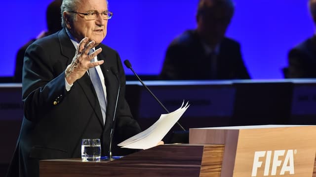 Blatter : « Une erreur de donner le Ballon d'Or du Mondial à Messi »