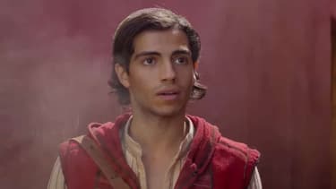 Mena Massoud dans Aladdin