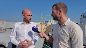 Le ministre des Affaires étrangères Jean-Noël Barrot le 22 juillet 2025 à Kharkiv (Ukraine).