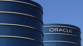 Oracle, cas d'école du phénomène : chiffre d'affaires et bénéfices stagnent sur le trimestre écoulé pour cause de dollar trop fort.