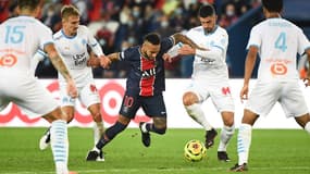 Neymar au milieu des joueurs de l'OM au match aller