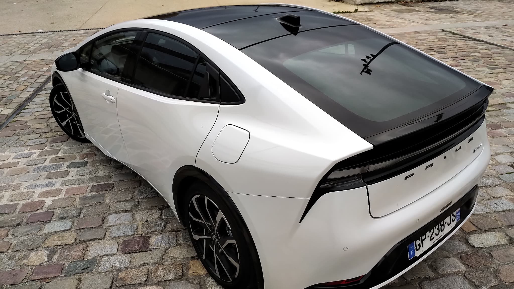 Le mode PHEV permet lui aussi des consommations vraiment très basses et satisfaisantes, allant d’1,8 litre aux 100 kilomètres (constatés pendant l’essai) à 4,2 litres quand la batterie est déchargée Le mode PHEV permet lui aussi des consommations vraiment très basses et satisfaisantes, allant d’1,8 litre aux 100 kilomètres (constatés pendant l’essai) à 4,2 litres quand la batterie est déchargée