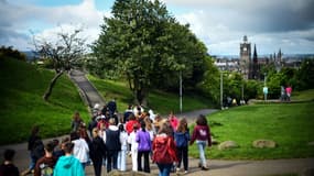 Des élèves de Colmar, France, en voyage scolaire à Edinbourg le 23 mai 2022. 