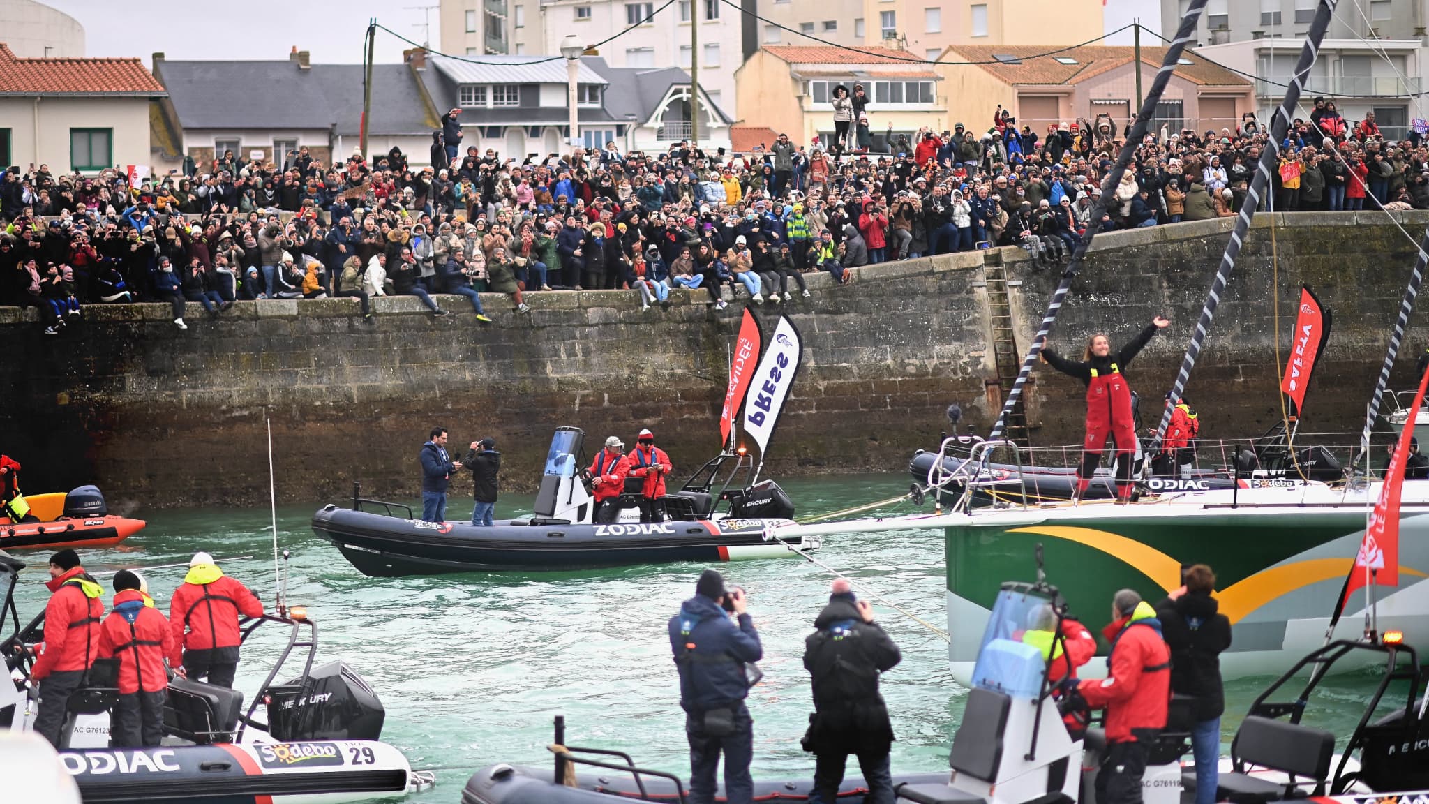 La foule venue accueillir Violette Dorange à son arrivée du Vendée Globe, 9 février 2025 aux Sables-d'Olonne La foule venue accueillir Violette Dorange à son arrivée du Vendée Globe, 9 février 2025 aux Sables-d'Olonne