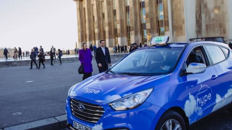 La flotte de taxis hydrogène parisiens Hype a été lancée par la start-up STEP fin 2015, en partenariat avec Air Liquide. 