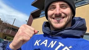 Mason Mount avec le maillot de N'Golo Kanté