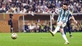 Le penalty de Lionel Messi avec l'Argentine contre la France en finale de la Coupe du monde, à Lusail le 18 décembre 2022