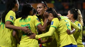 La sélection brésilienne autour de Beatriz