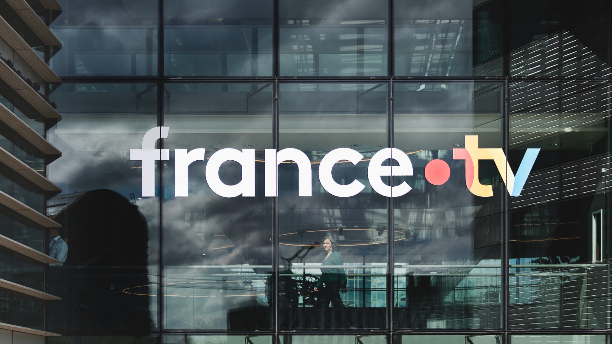 UN LOURD DÉFICIT DE 40 MILLIONS D'EUROS: FRANCE TÉLÉVISIONS EST DANS "UNE SITUATION FINANCIÈRE CRITIQUE" SELON LA COUR DES COMPTES QUI EXIGE DES "RÉFORMES SANS DÉLAI"