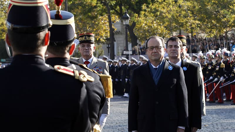 François Hollande et Manuel Valls, assistant aux célébrations du 11-Novembre.