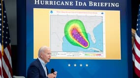 Le président américain Joe Biden lors d'un point de la Fema sur l'avancée de l'ouragan Ida qui menace les côtes de la Louisiane, le 28 août 2021 à Washington 