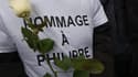 Une personne porte un t-shirt en hommage à Philippe, un jeune homme de 22 ans tué par un groupe de jeunes dans la nuit du 15 avril 2024, à Grande-Synthe (Nord), le 19 avril 2024.