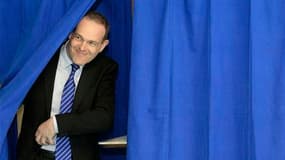 Le secrétaire général du Front national, Steeve Briois, a été battu dans son canton du Pas-de-Calais, où il espérait être élu. Le FN a en revanche revendiqué un premier succès au second tour des cantonales à Carpentras, dans le Vaucluse. /Photo prise le 2