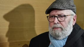 L'ex-prêtre Bernard Preynat quitte le tribunal de Lyon le 17 janvier 2020 à l'issue de son procès