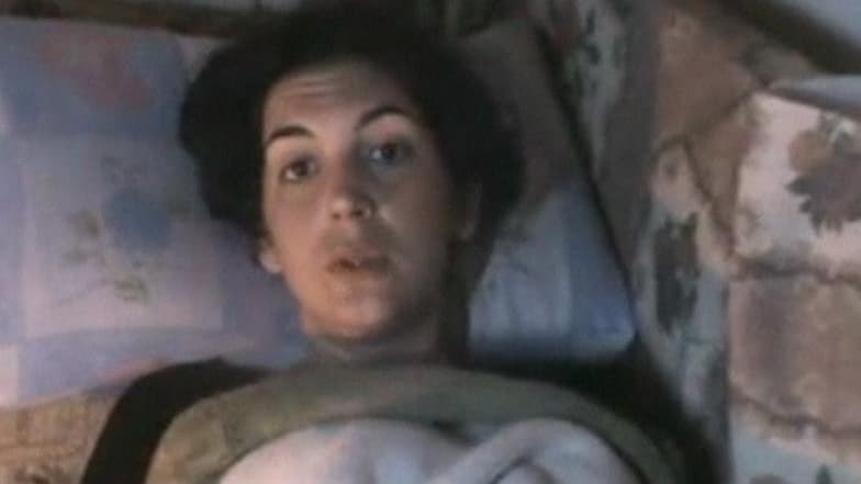 La journaliste française Edith Bouvier, blessée au cours d'un bombardement à Homs la semaine dernière, a été évacuée au Liban, selon des opposants syriens. /Image diffusée le 23 février 2012/REUTERS/YouTube via Reuters TV
