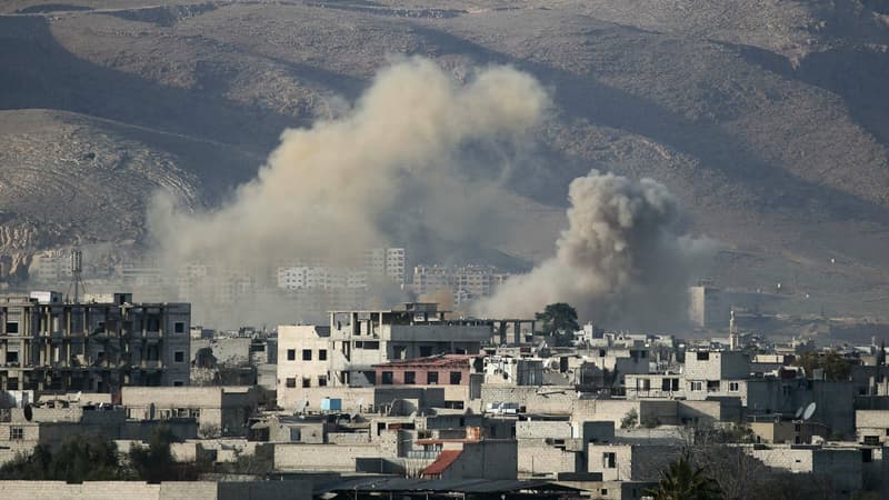 Frappes aériennes menées par le régime syrien sur la ville de Hamouria, dans la Ghoura orientale, le 3 mars 2018