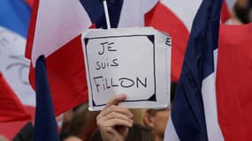 François Fillon et ses proches au Trocadéro.